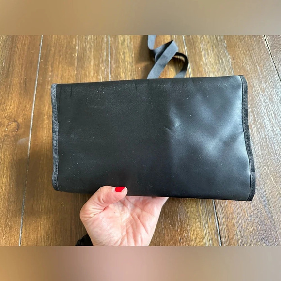 Chanel foldable cosmetics bag - Picture 6 of 14